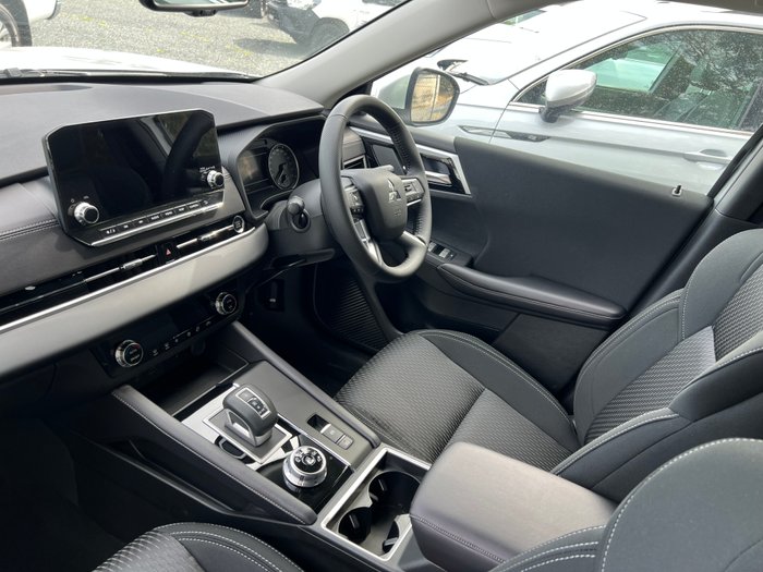 2024 MITSUBISHI Outlander LS