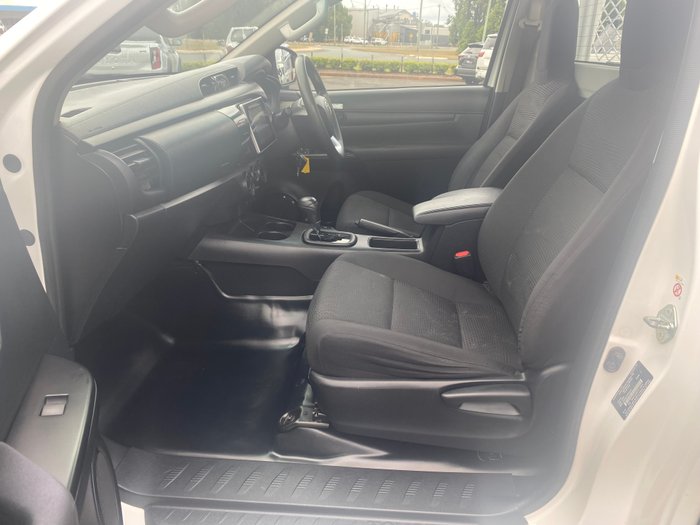 2019 Toyota Hilux 4x4 Hilux 4x4 SR 2.8L T Diesel Automatic Single Cab C/C 1Y40620 004