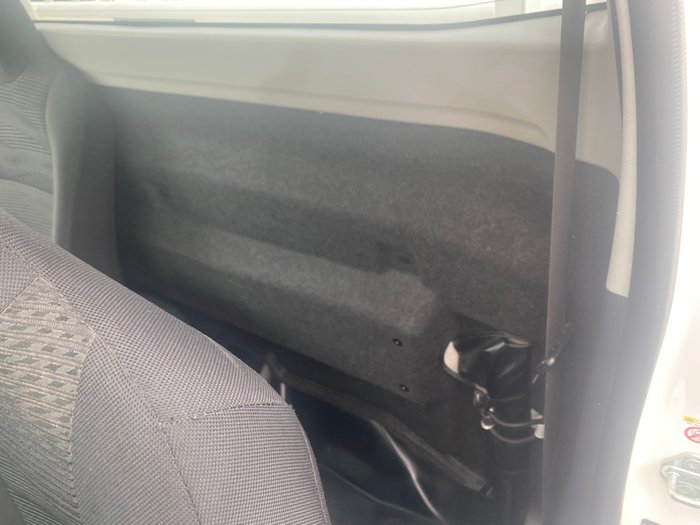 2019 Toyota Hilux 4x4 Hilux 4x4 SR 2.8L T Diesel Automatic Single Cab C/C 1Y40620 004