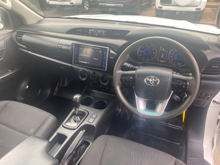 2019 Toyota Hilux 4x4 Hilux 4x4 SR 2.8L T Diesel Automatic Single Cab C/C 1Y40620 004