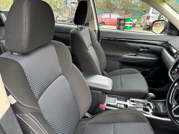 2018 Mitsubishi Outlander ES