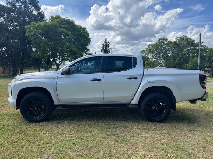 2023 MITSUBISHI TRITON GLX-R