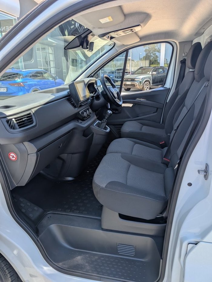 2023 RENAULT TRAFIC SWB PRO