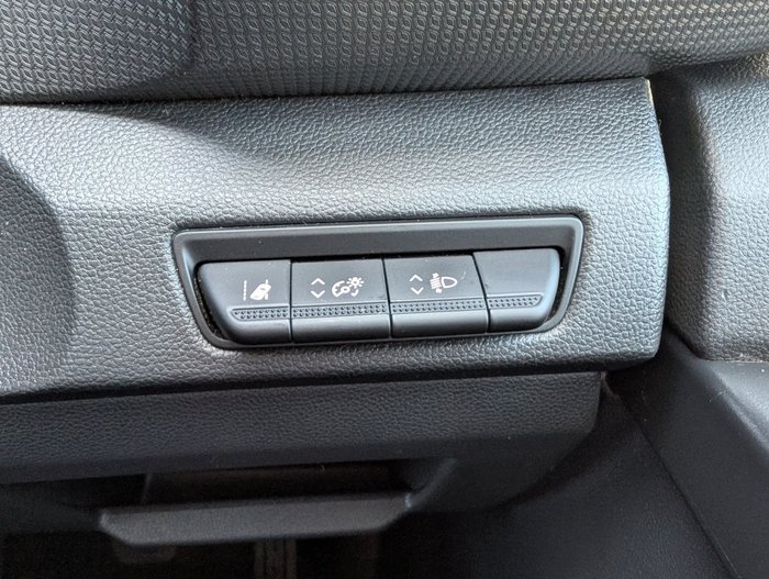 2023 RENAULT TRAFIC SWB PRO