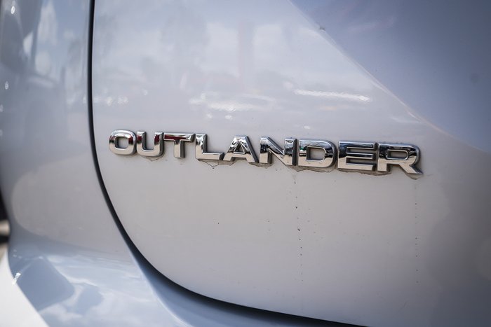 2022 MITSUBISHI OUTLANDER ES 5 SEAT (AWD)