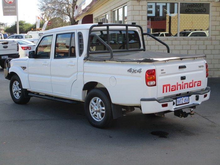 2022 Mahindra PIK-UP S11 White