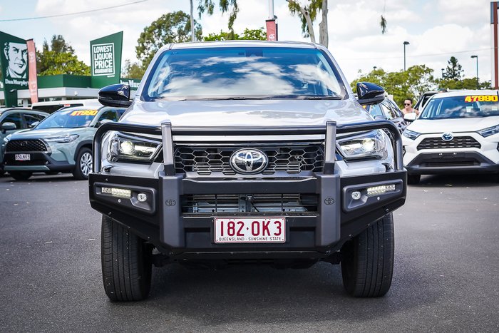 2025 Toyota HILUX SR5
