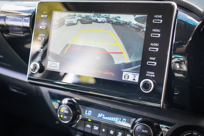 2025 Toyota HILUX SR5