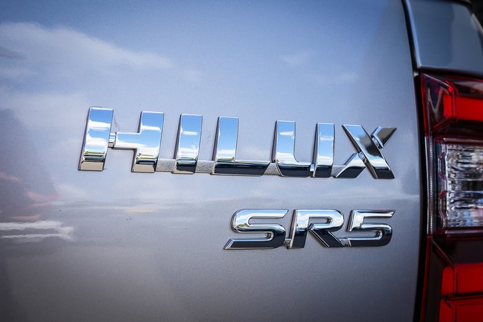 2025 Toyota HILUX SR5