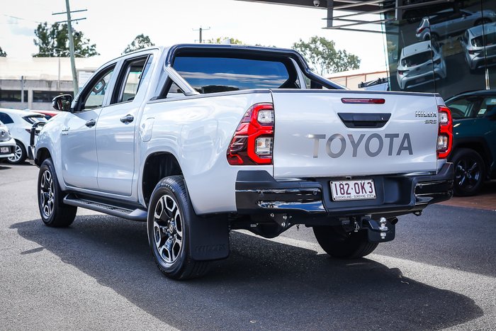 2025 Toyota HILUX SR5