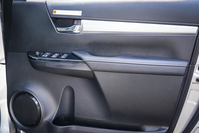 2025 Toyota HILUX SR5