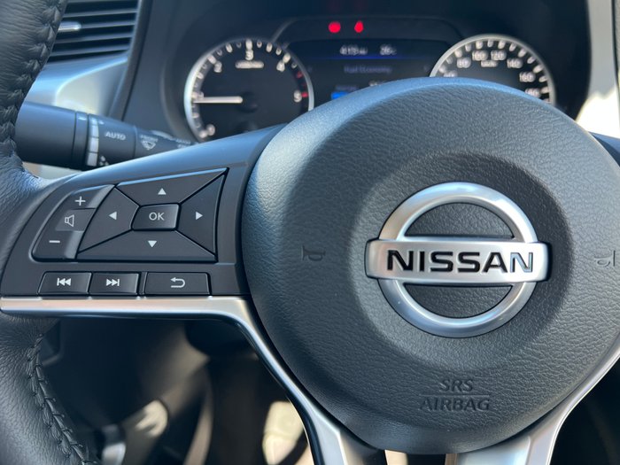 2025 Nissan Navara ST-X