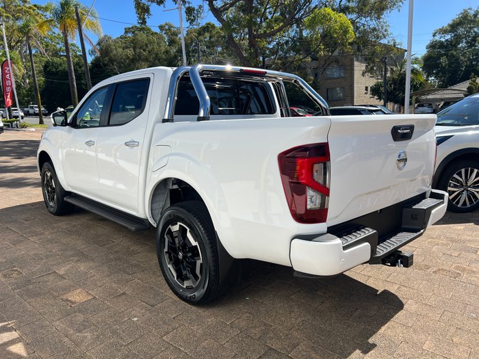 2025 Nissan Navara ST-X