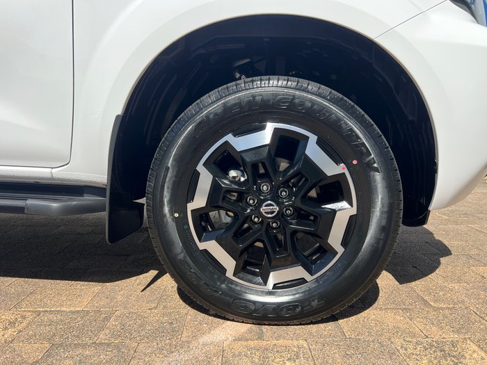 2025 Nissan Navara ST-X