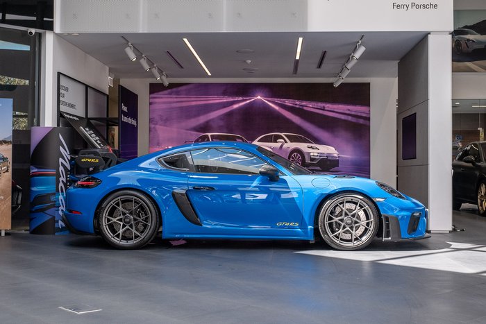 2023 Porsche 718 Cayman GT4 RS