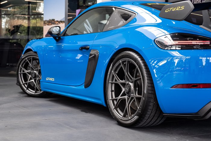 2023 Porsche 718 Cayman GT4 RS