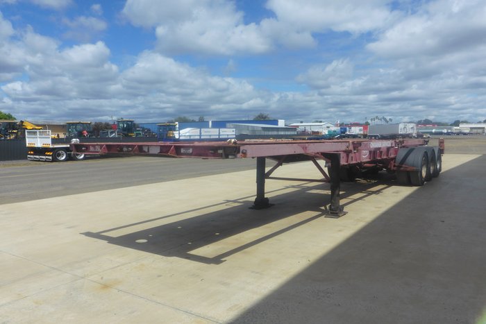 2001 Maxitrans 40FT Retractable Skel