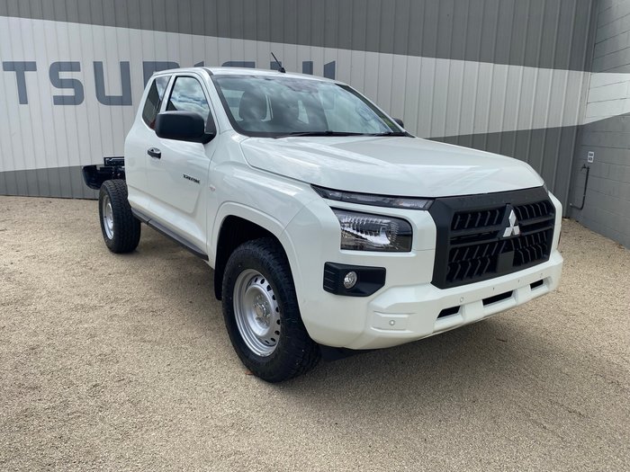 2025 MITSUBISHI Triton GLX