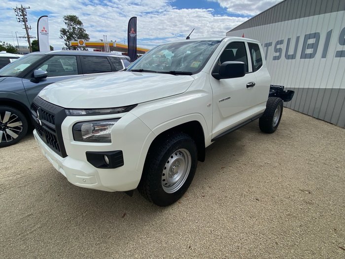 2025 MITSUBISHI Triton GLX
