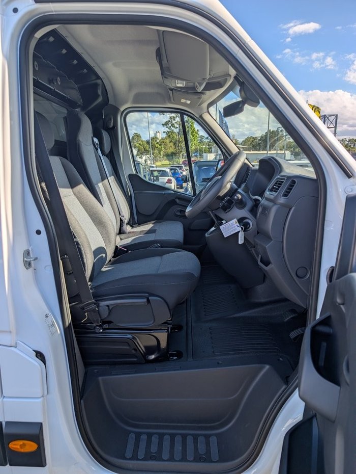 2024 RENAULT MASTER LWB