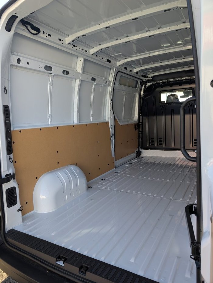 2024 RENAULT MASTER LWB