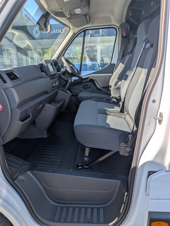 2024 RENAULT MASTER LWB