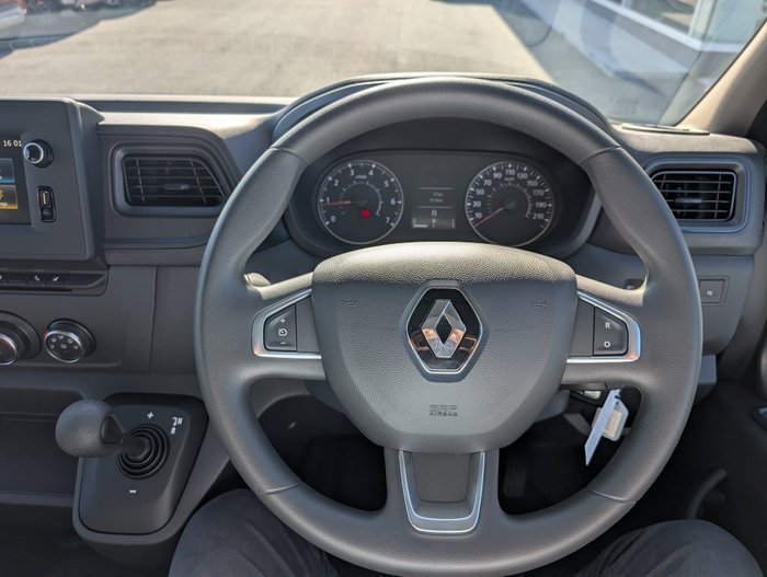 2024 RENAULT MASTER LWB