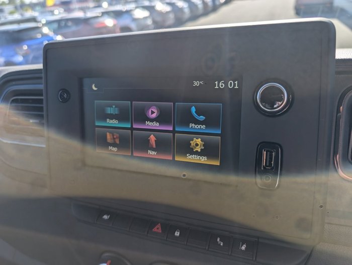 2024 RENAULT MASTER LWB