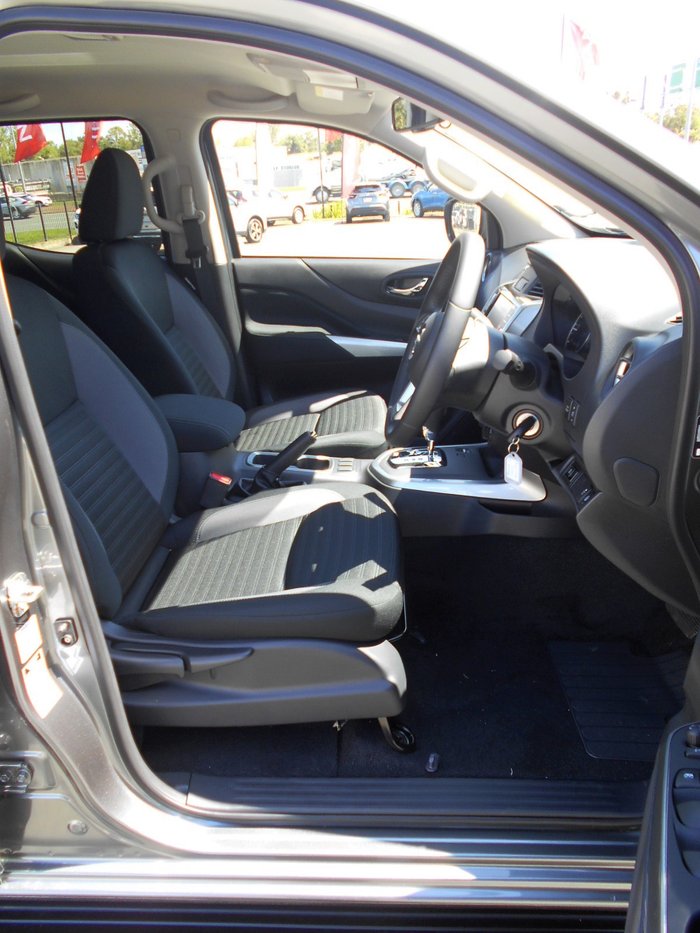 2025 Nissan Navara ST