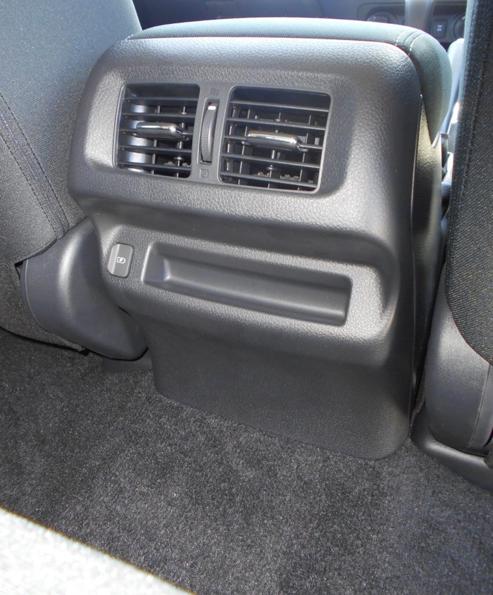 2025 Nissan Navara ST