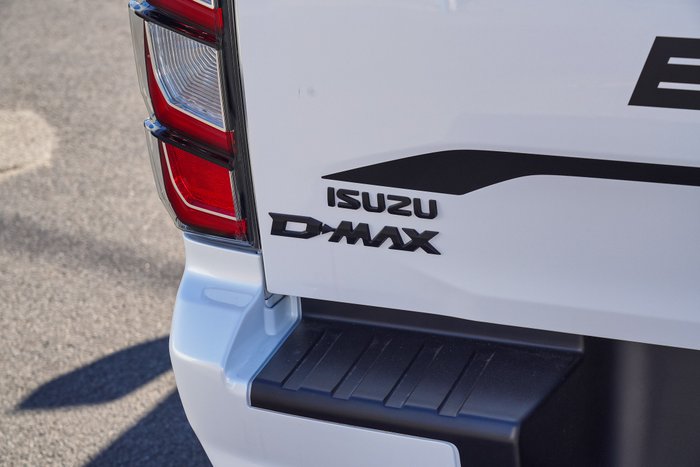 2026 Isuzu D-MAX BLADE