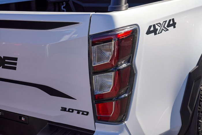 2026 Isuzu D-MAX BLADE