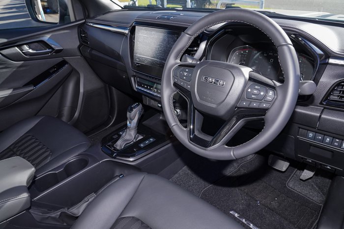 2026 Isuzu D-MAX BLADE