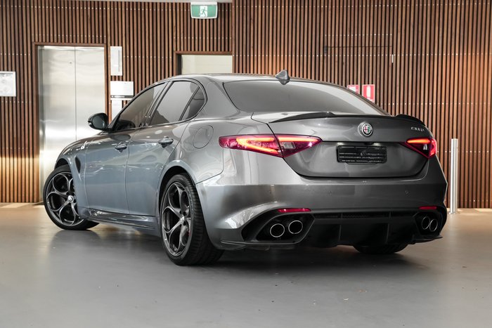 2022 Alfa Romeo Giulia Quadrifoglio