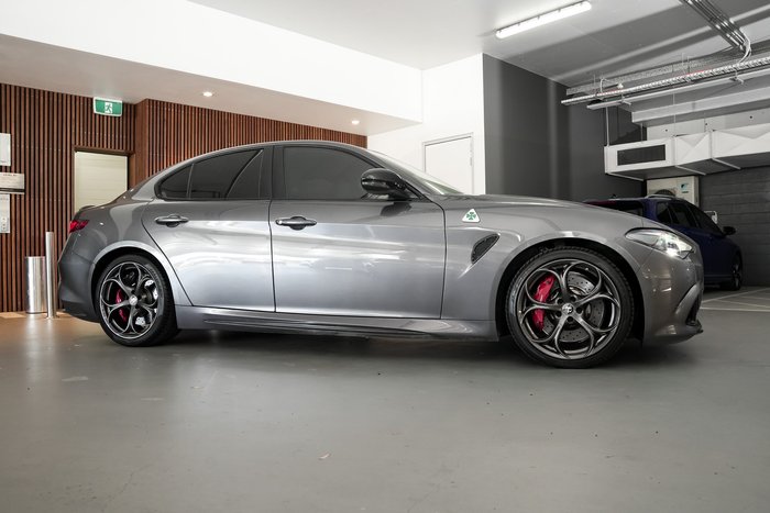 2022 Alfa Romeo Giulia Quadrifoglio