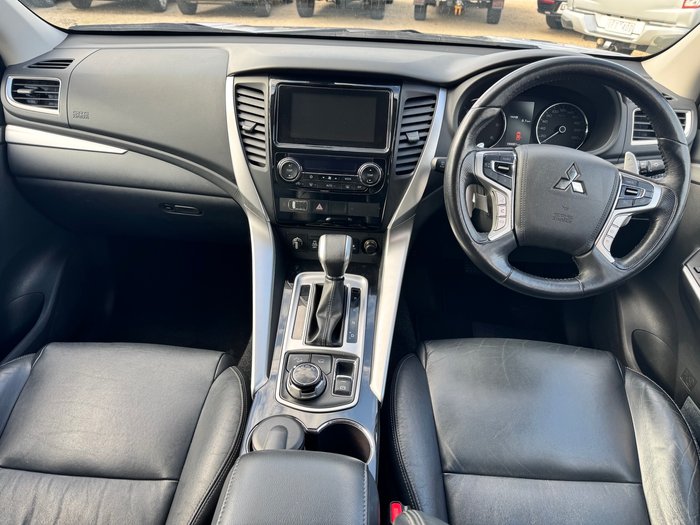 2016 MITSUBISHI Pajero Sport GLS