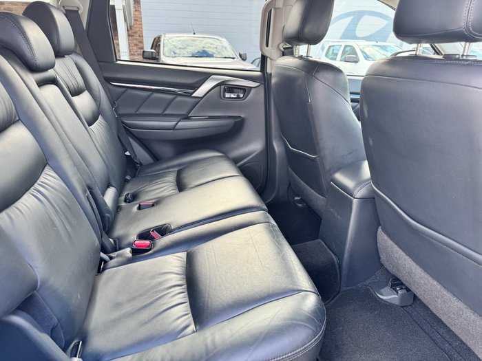 2016 MITSUBISHI Pajero Sport GLS