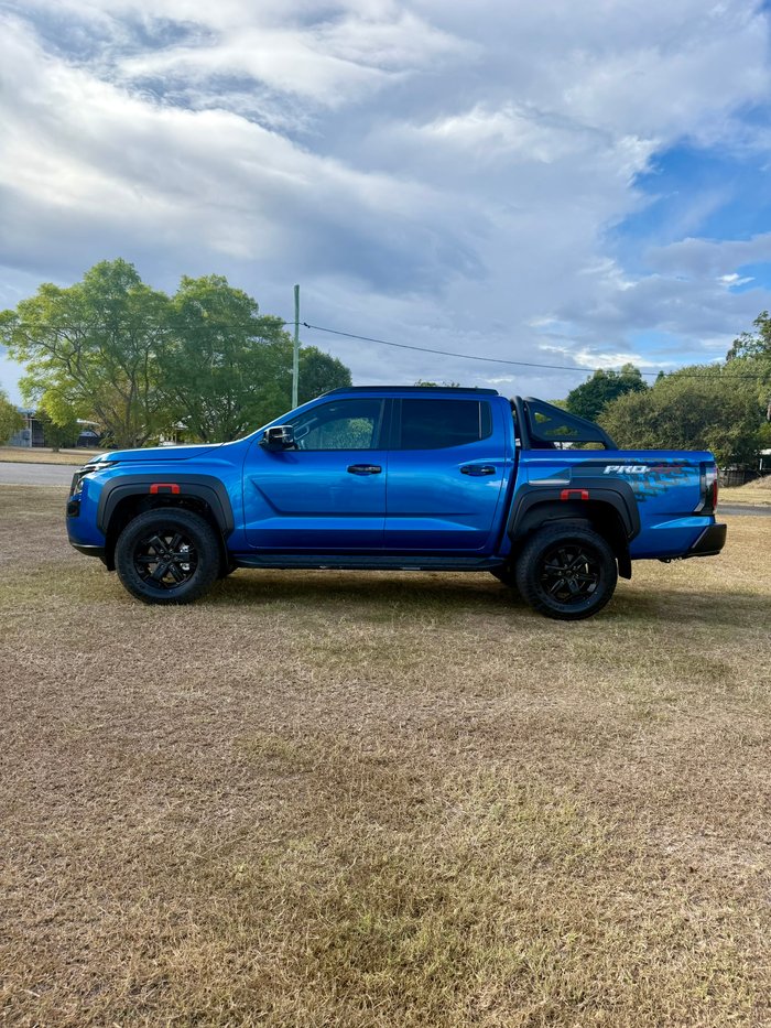 2025 NISSAN NAVARA ST-X