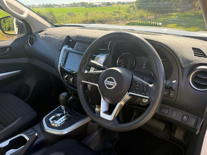 2022 NISSAN NAVARA SL