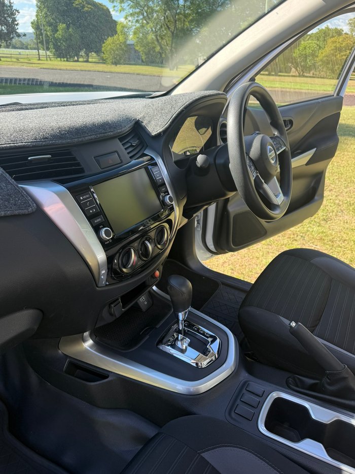 2022 NISSAN NAVARA SL