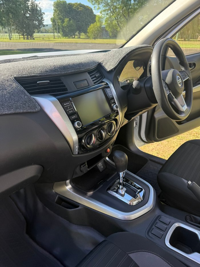 2022 NISSAN NAVARA SL