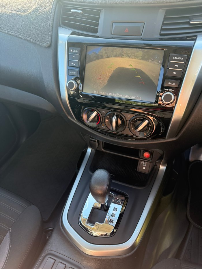 2022 NISSAN NAVARA SL