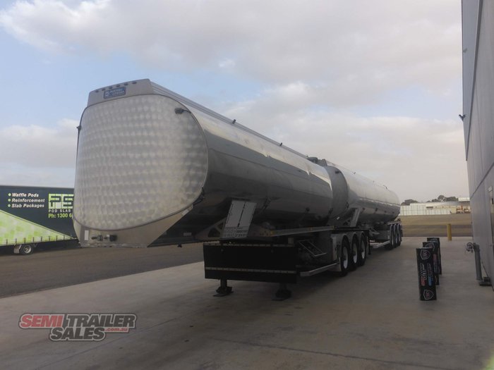 2013 Marshall Lethlean Fuel Tanker B Double Set