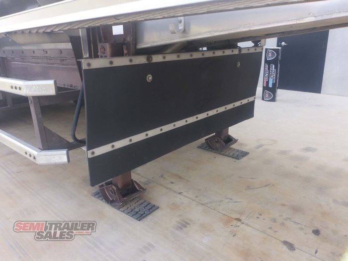 2013 Marshall Lethlean Fuel Tanker B Double Set