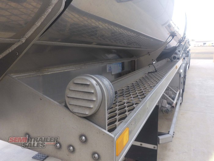 2013 Marshall Lethlean Fuel Tanker B Double Set