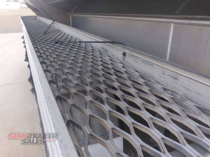 2013 Marshall Lethlean Fuel Tanker B Double Set