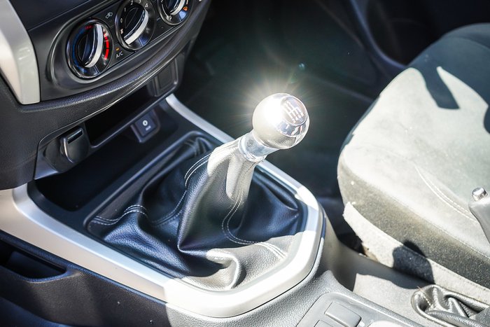 2017 NISSAN NAVARA RX (4x2)