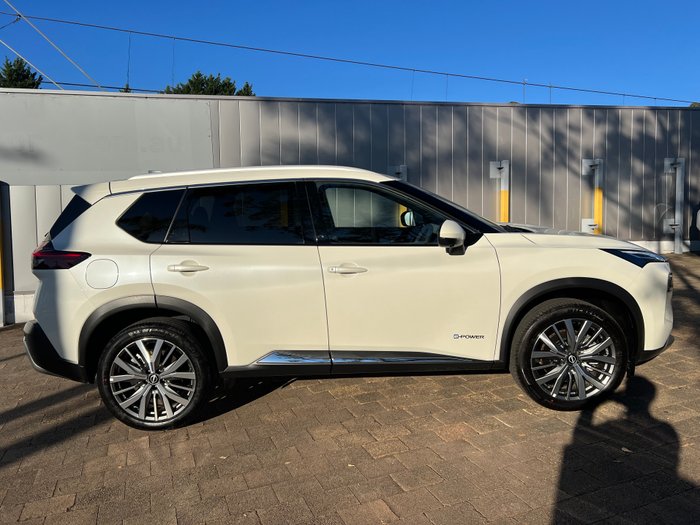 2025 Nissan X-TRAIL Ti-L e-POWER - 20 inch alloys