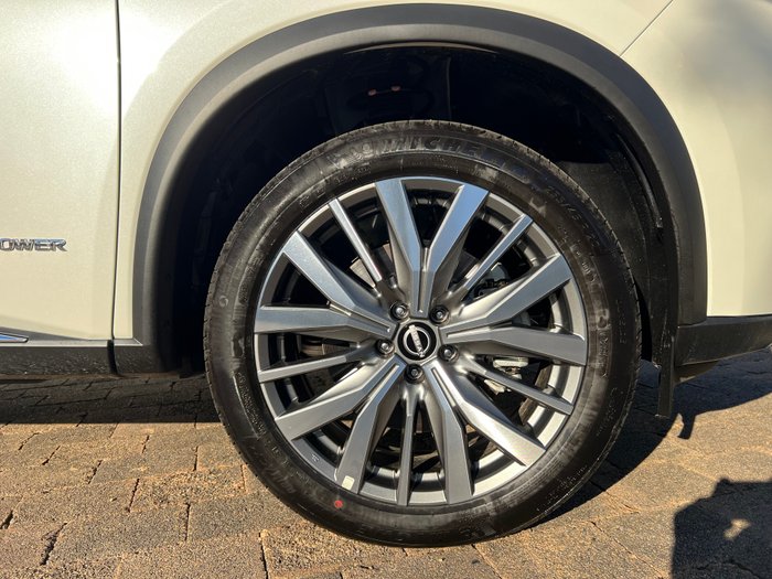 2025 Nissan X-TRAIL Ti-L e-POWER - 20 inch alloys