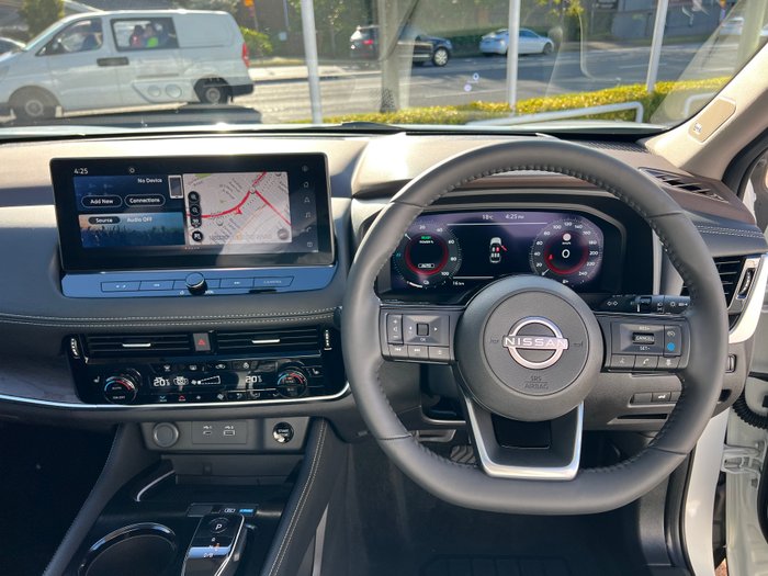 2025 Nissan X-TRAIL Ti-L e-POWER - 20 inch alloys